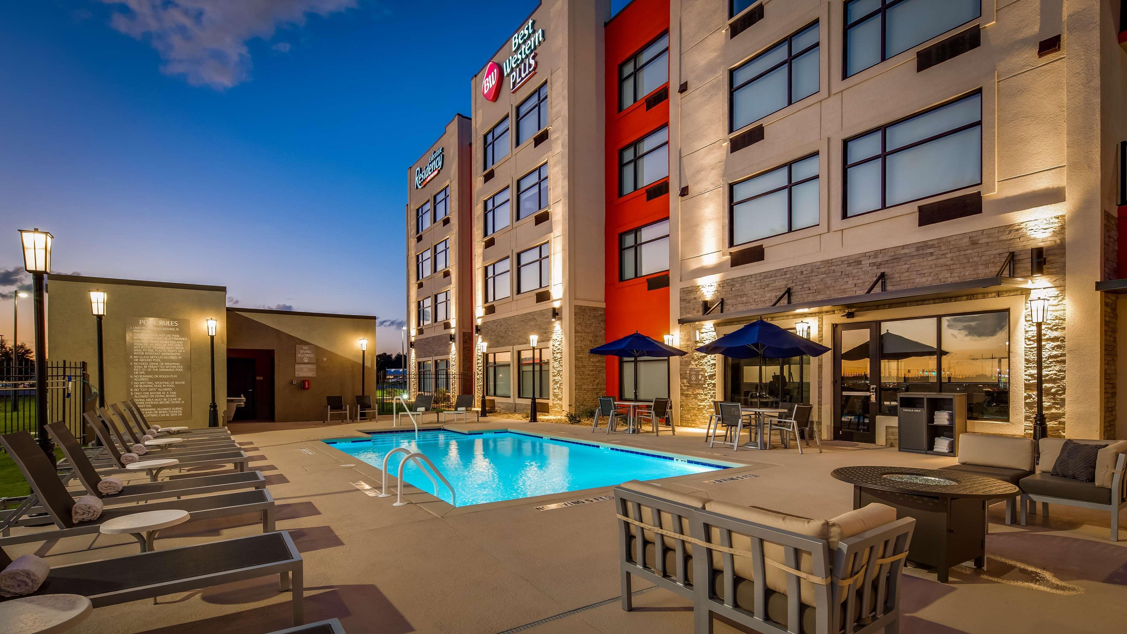 Best Western Plus Executive Residency Rigby'S Water World Hotel Уорнер-Робинс Экстерьер фото