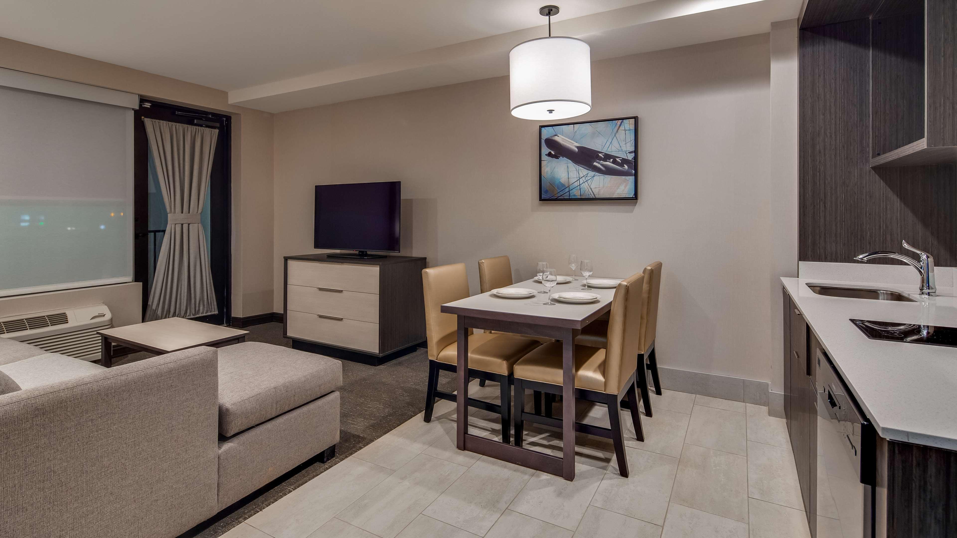 Best Western Plus Executive Residency Rigby'S Water World Hotel Уорнер-Робинс Экстерьер фото