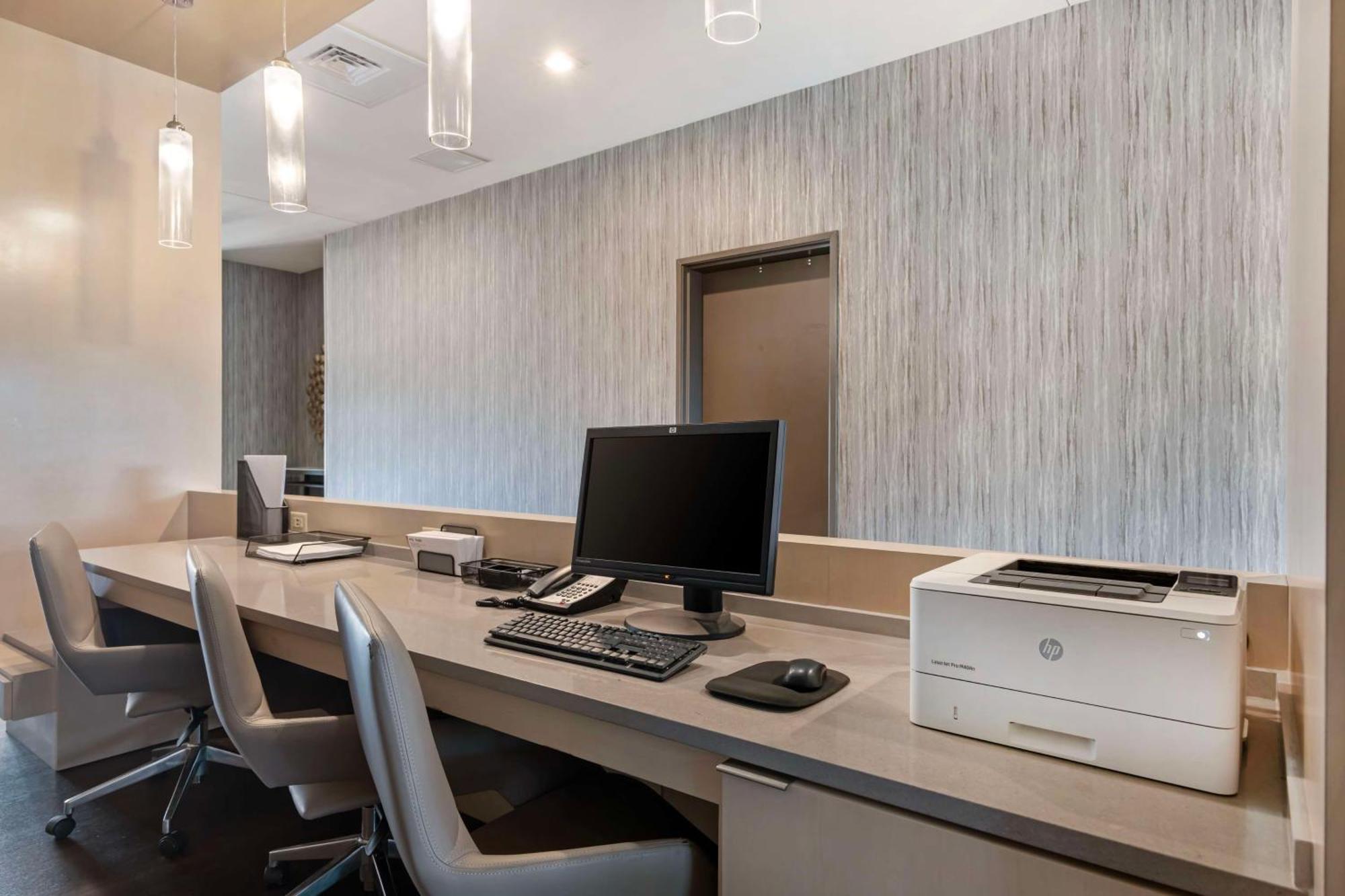 Best Western Plus Executive Residency Rigby'S Water World Hotel Уорнер-Робинс Экстерьер фото