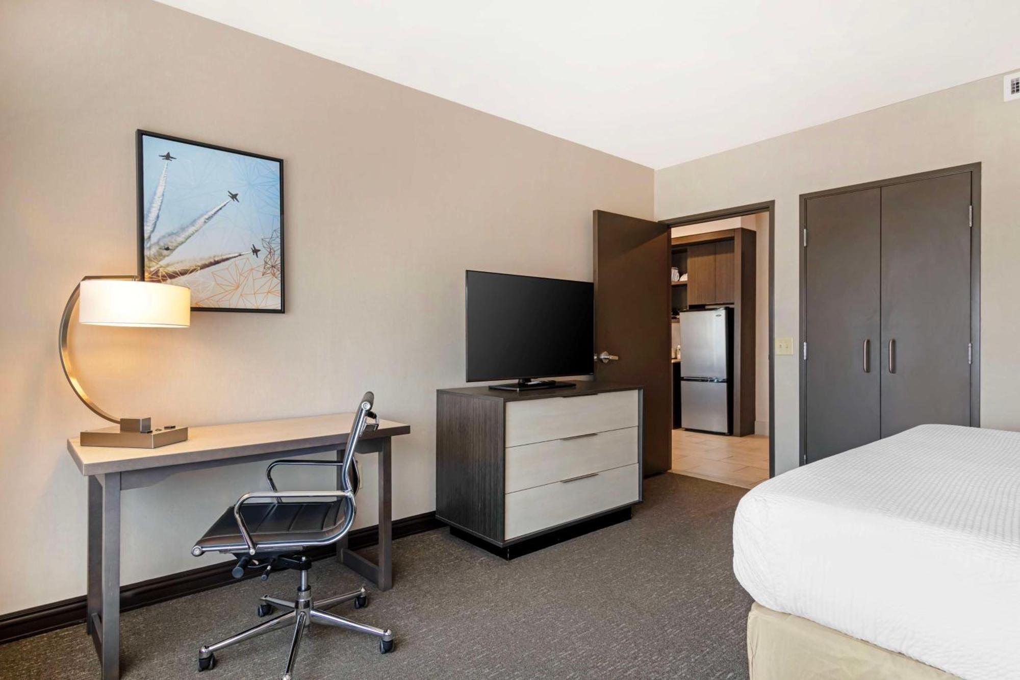 Best Western Plus Executive Residency Rigby'S Water World Hotel Уорнер-Робинс Экстерьер фото