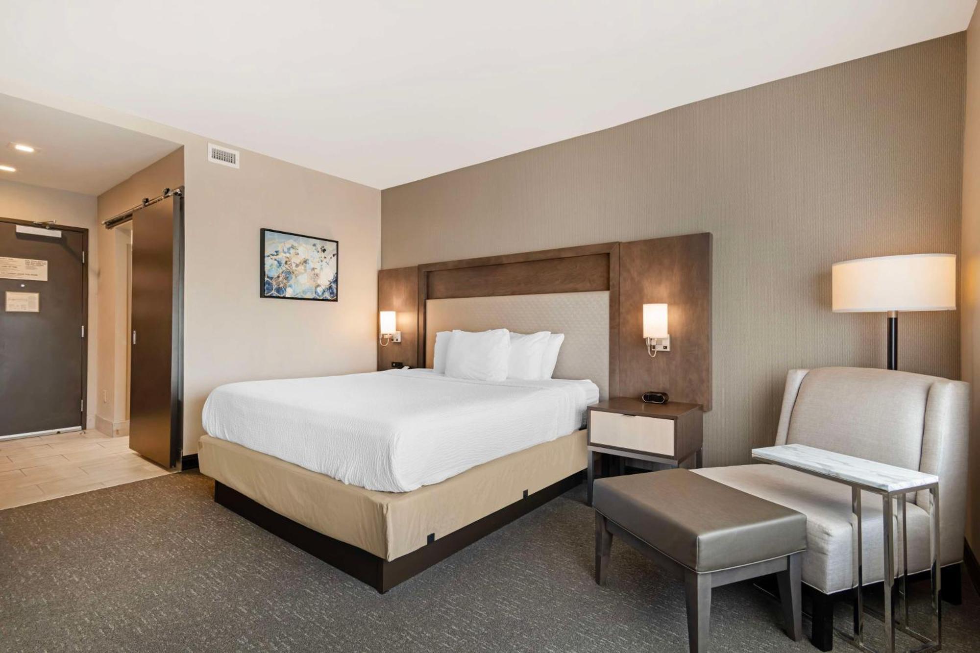 Best Western Plus Executive Residency Rigby'S Water World Hotel Уорнер-Робинс Экстерьер фото