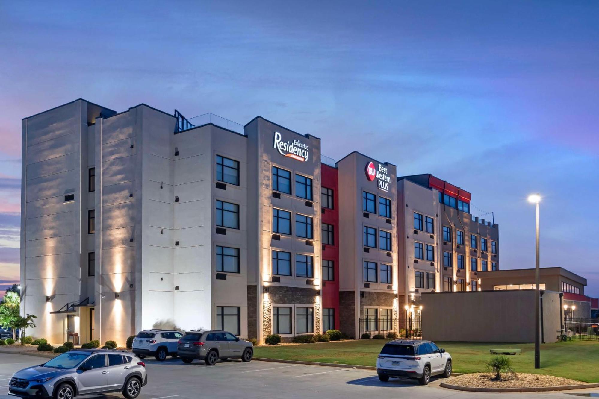 Best Western Plus Executive Residency Rigby'S Water World Hotel Уорнер-Робинс Экстерьер фото